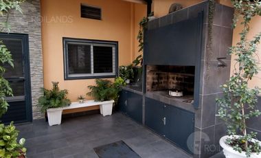 DESLUMBRANTE CASA DE 7 AMBIENTES EN SAAVEDRA