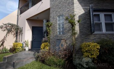 DESLUMBRANTE CASA DE 7 AMBIENTES EN SAAVEDRA