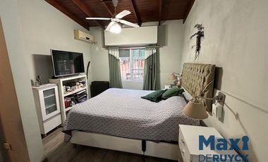 Casa 4 ambientes, pileta y quincho