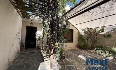 Casa 4 ambientes, pileta y quincho