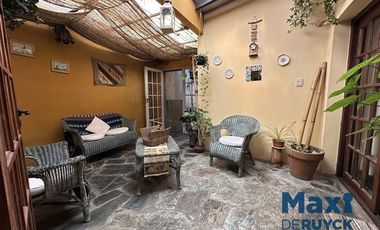 Casa 4 ambientes, pileta y quincho