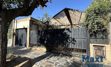 Casa 4 ambientes, pileta y quincho