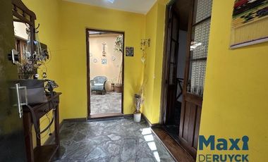 Casa 4 ambientes, pileta y quincho