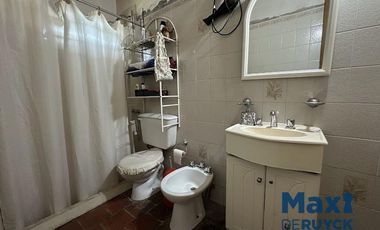 Casa 4 ambientes, pileta y quincho