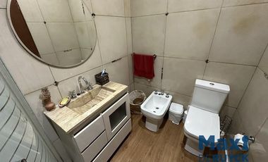 Casa 4 ambientes, pileta y quincho