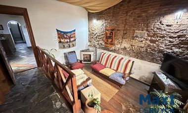 Casa 4 ambientes, pileta y quincho