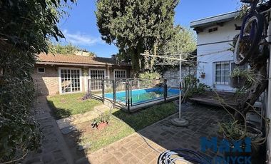 Casa 4 ambientes, pileta y quincho
