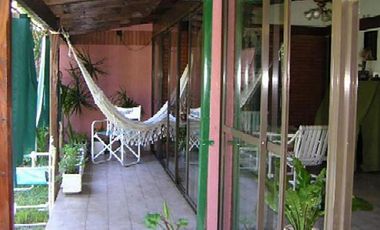 CASA EN VENTA 5 AMBIENTES, 2 PLANTAS- QUILMES