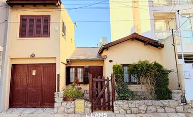 Alquiler Comercial/Porfesional - Casa 4 ambientes - Zona Guemes