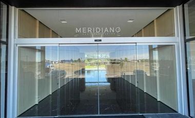 Oficina en prestigioso edificio de categoría en la mejor ubicación de Pilar