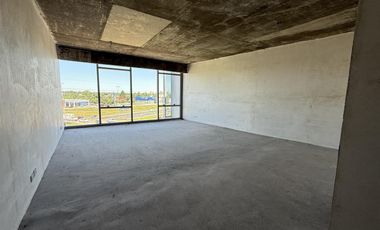 Oficina en prestigioso edificio de categoría en la mejor ubicación de Pilar