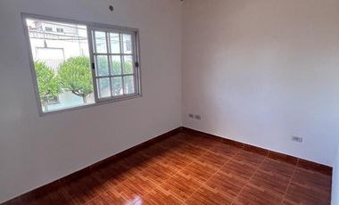 PH AL FRENTE. COCHERA- PATIO - BUEN ESTADO