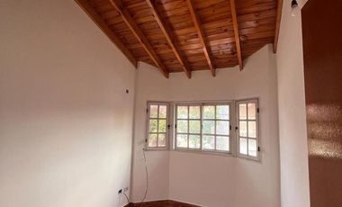 PH AL FRENTE. COCHERA- PATIO - BUEN ESTADO