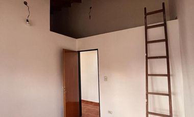 PH AL FRENTE. COCHERA- PATIO - BUEN ESTADO