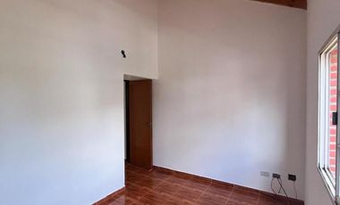 PH AL FRENTE. COCHERA- PATIO - BUEN ESTADO