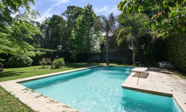 VENTA CASA 4 AMB 2 PLANTAS PISCINA JARDÍN LOTE 1000 M2