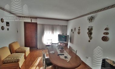 Un excelente duplex-Tipo casa!Con todos los servicios!