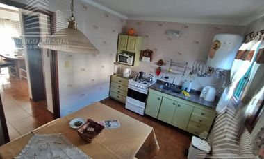 Un excelente duplex-Tipo casa!Con todos los servicios!