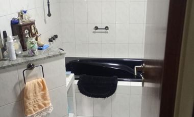 Casa de 5 ambientes con excelente terreno