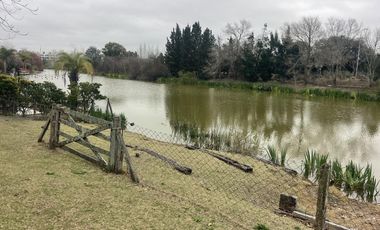 Casa al lago en las Glorietas. Nordelta