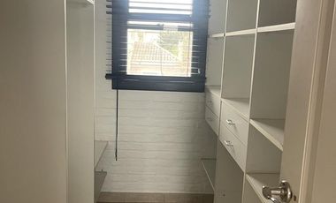 Casa al lago en las Glorietas. Nordelta