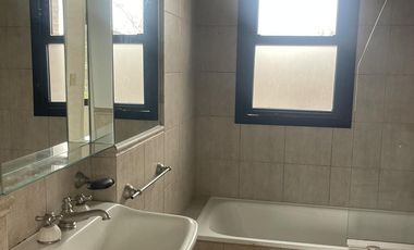 Casa al lago en las Glorietas. Nordelta