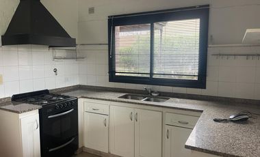 Casa al lago en las Glorietas. Nordelta