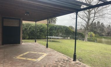 Casa al lago en las Glorietas. Nordelta