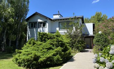 Venta casa 3 dormitorios en Country Nautico Isla Santa Monica, Delta