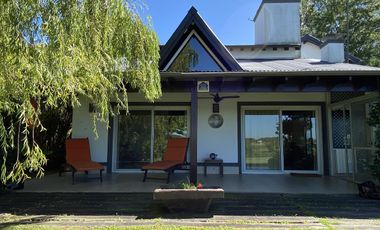 Venta casa 3 dormitorios en Country Nautico Isla Santa Monica, Delta