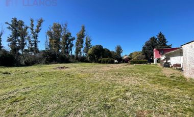 Fracción en alquiler con Casa, con 2 Galpones en el centro de Lujan