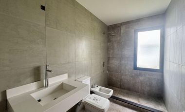 Casa a estrenar en La Rinconada Ibarlucea