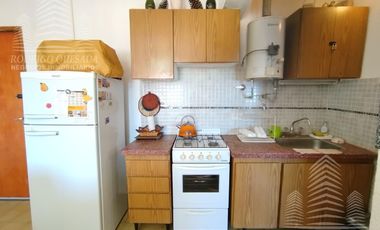 Departamento 2 ambientes con cochera cubierta y vista al mar!!!