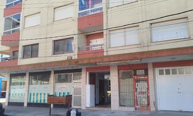 Departamento 2 ambientes con cochera cubierta y vista al mar!!!