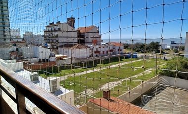Departamento 2 ambientes con cochera cubierta y vista al mar!!!