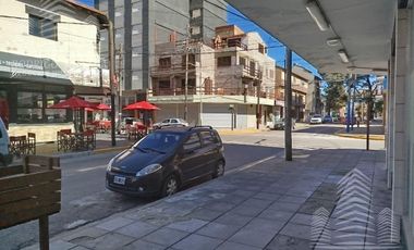 Departamento 2 ambientes con cochera cubierta y vista al mar!!!