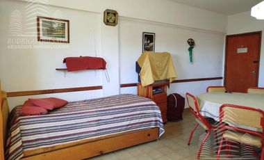 Departamento 2 ambientes con cochera cubierta y vista al mar!!!