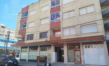 Departamento 2 ambientes con cochera cubierta y vista al mar!!!