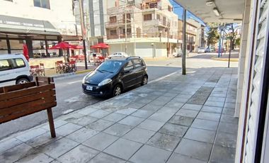 Departamento 2 ambientes con cochera cubierta y vista al mar!!!