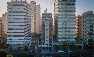 Venta - Penthouse - 5 ambientes - Vista al mar - Plaza España - La Perla