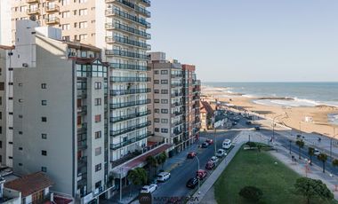 Venta - Penthouse - 5 ambientes - Vista al mar - Plaza España - La Perla