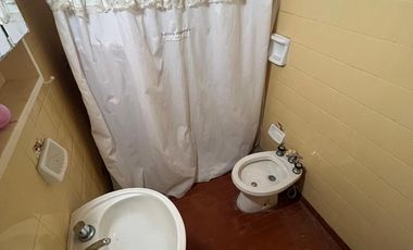 Casa Alpina con depto al fondo