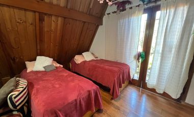 Casa Alpina con depto al fondo