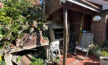 Casa Alpina con depto al fondo