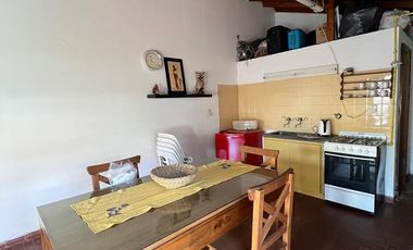 Casa Alpina con depto al fondo