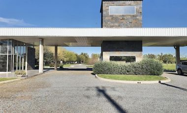 LOTE DE TERRENO EN LUGAR PRIVILEGIADO EN BARRIO CERRADO SAINT JOSEPH