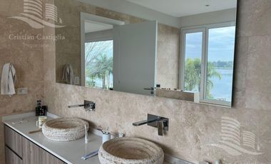 Casa en Venta en Barrio Santa Clara