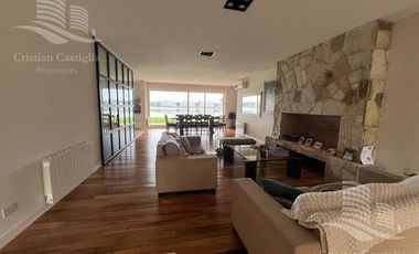 Casa en Venta en Barrio Santa Clara