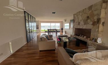 Casa en Venta en Barrio Santa Clara