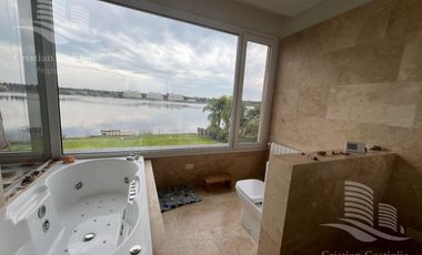 Casa en Venta en Barrio Santa Clara